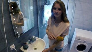 stepbrother CUMS ON FACE OF HIS stepsister WHILE PARENTS TALK WITH GUESTS - porn video